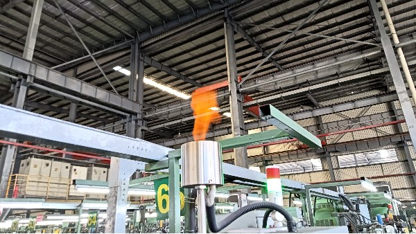 同是不銹鋼換熱管，為什么有的很亮，有的很暗