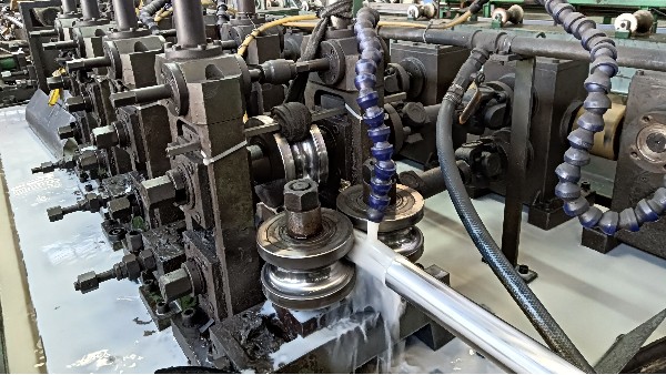 如何選用合適的不銹鋼焊管應(yīng)用于電動(dòng)滾筒