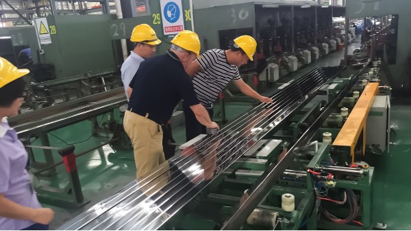 無(wú)縫與焊接的哲學(xué)：一場(chǎng)關(guān)于完整性與效率的百年對(duì)話