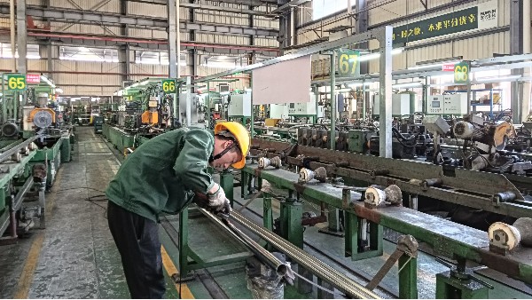 不銹鋼焊管勝無(wú)縫，換熱器選材揭秘！