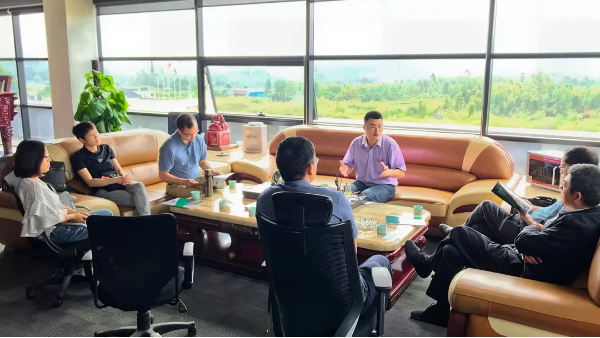 中國五礦商會(huì)、佛山外經(jīng)貿(mào)系統(tǒng)領(lǐng)導(dǎo)蒞臨雙興指導(dǎo)工作