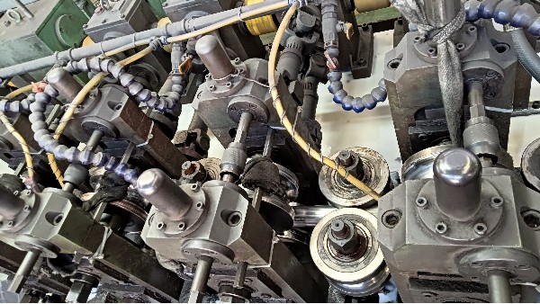 想要液冷中心系統(tǒng)穩(wěn)定運(yùn)行，不銹鋼焊管起了什么作用